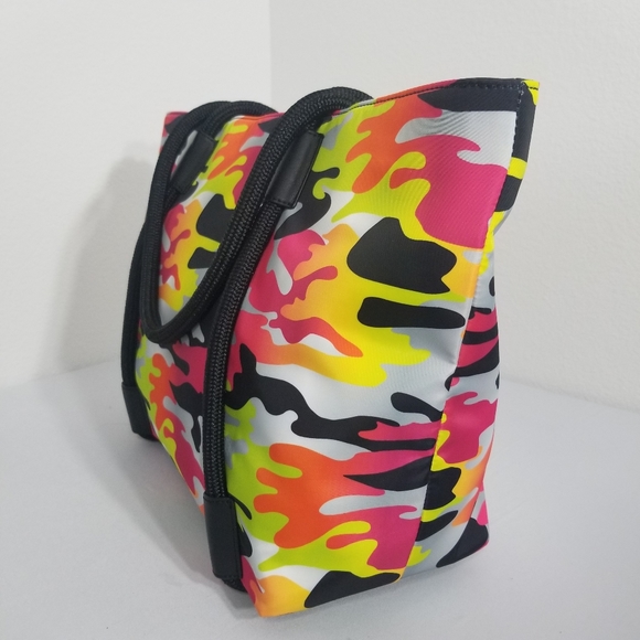 Kendall and Kylie Camo Bag - Picture 3 of 11